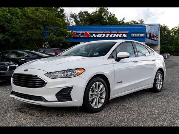 Ford Fusion Hybrid with VIN: 3FA6P0LU1KR199816