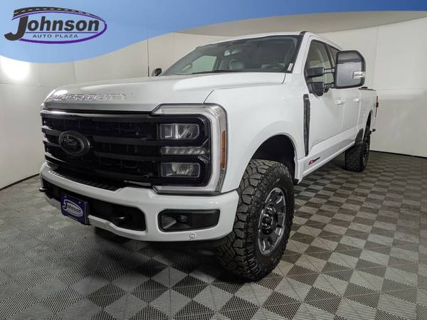 Ford F-250 Super Duty with VIN: 1FT8W2BM1REE90624