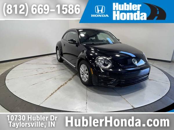 Volkswagen Beetle with VIN: 3VWFD7AT5KM720021