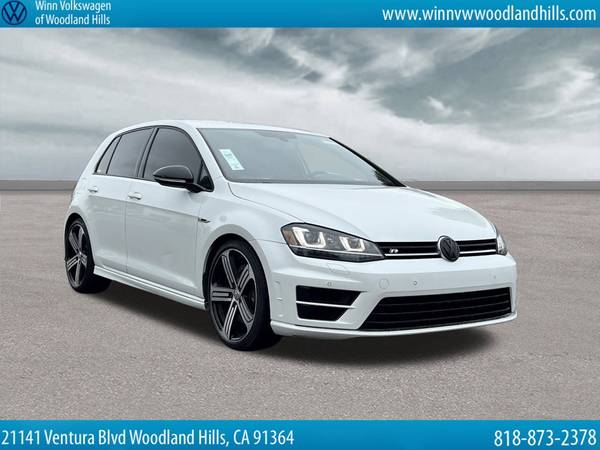 Volkswagen Golf R with VIN: WVWLF7AU7FW220165