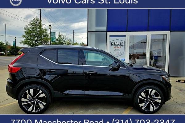 2024 Volvo XC40 B5 Plus Bright