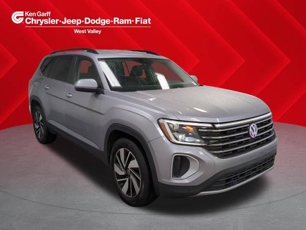 Volkswagen Atlas with VIN: 1V2HR2CA6RC538642