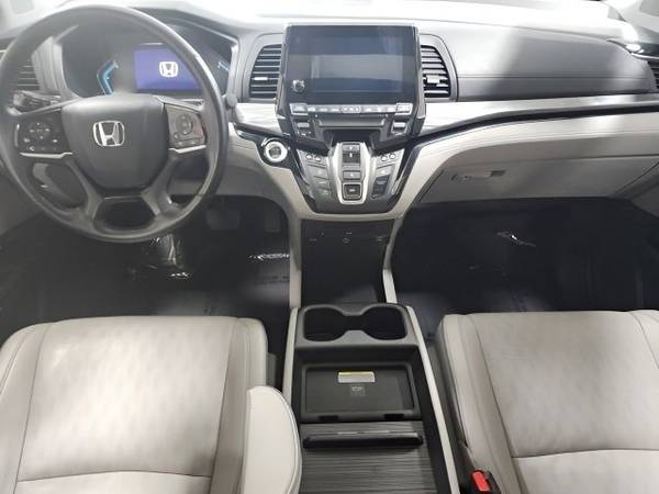 Honda Odyssey with VIN: 5FNRL6H90RB030375