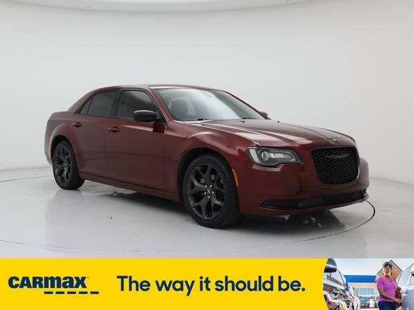 Chrysler 300 with VIN: 2C3CCAAG5PH590261