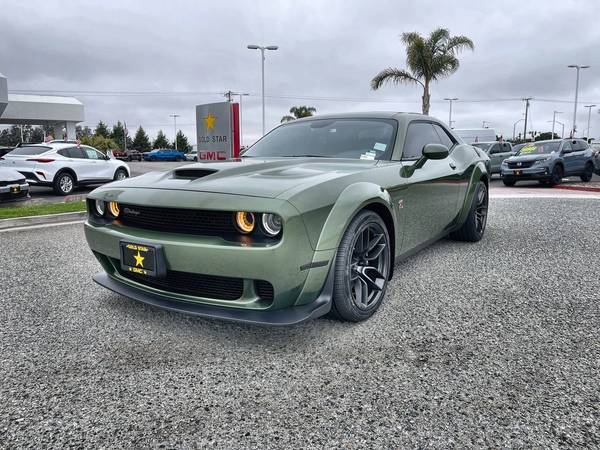 Dodge Challenger with VIN: 2C3CDZFJ5NH200482