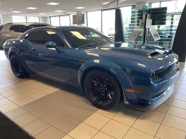 Dodge Challenger with VIN: 2C3CDZL98NH127537