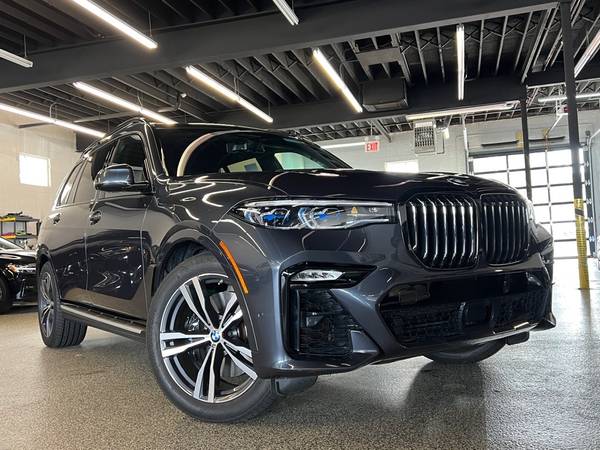 BMW X7 with VIN: 5UXCX6C09N9M17450
