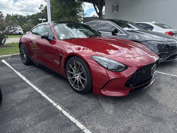 Mercedes-Benz AMG GT with VIN: W1KRJ8AB8RF002145