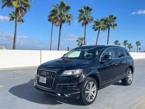 Audi Q7 with VIN: WA1LMAFE4FD005143