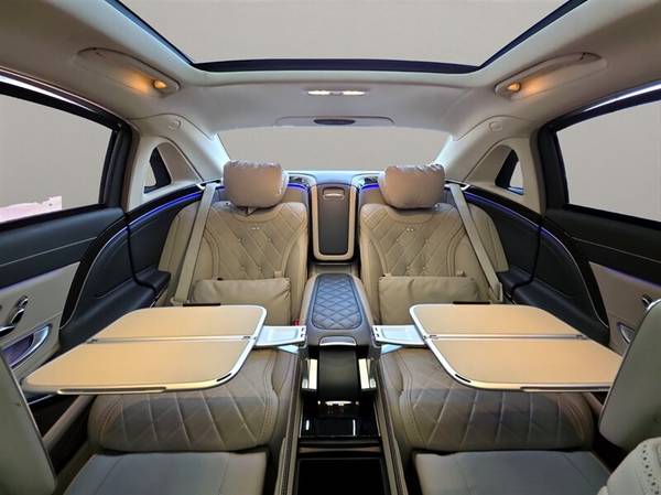 Mercedes-Benz Maybach with VIN: WDDUX7GB1GA234770