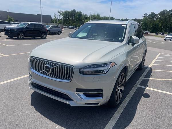 Volvo XC90 with VIN: YV4BR00L9L1576643