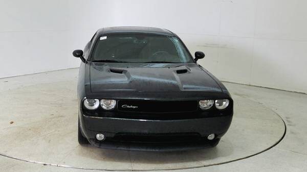 Dodge Challenger with VIN: 2C3CDYBT1EH257327