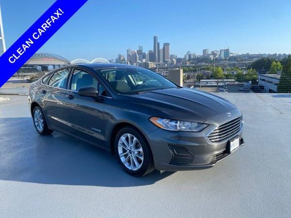 Ford Fusion Hybrid with VIN: 3FA6P0LU1KR269251