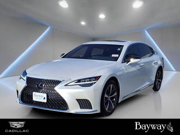 Lexus LS 500 with VIN: JTHD51FF1M5013321