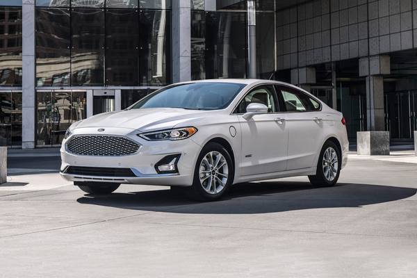 2020 Ford Fusion Plug In Hybrid Review Ratings Edmunds