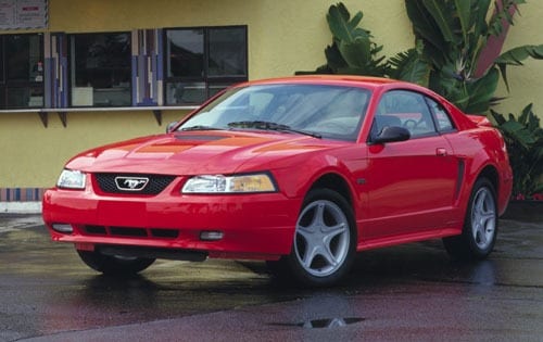 2000 Ford Mustang GT 2dr Coupe 