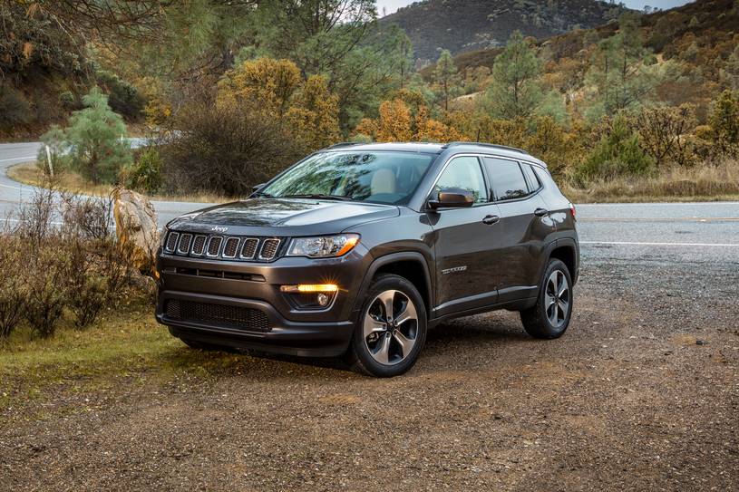 Jeep Compass with VIN: 3C4NJDBB0JT254532