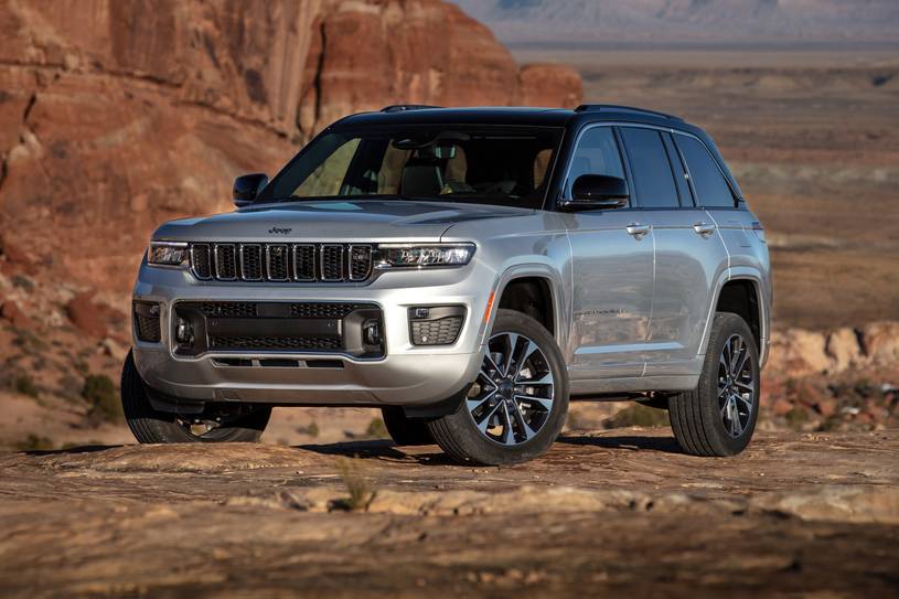 Jeep Grand Cherokee Overland 4dr SUV Exterior Shown