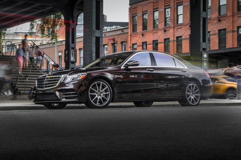 Mercedes-Benz S-Class with VIN: WDDUG8GB0JA347283
