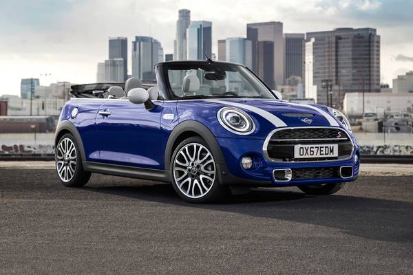 Trunk Ledge Kit | MINI CONVERTIBLE COOPER S 2019 Trunk Ledge Kit | MINI CONVERTIBLE COOPER S 2019