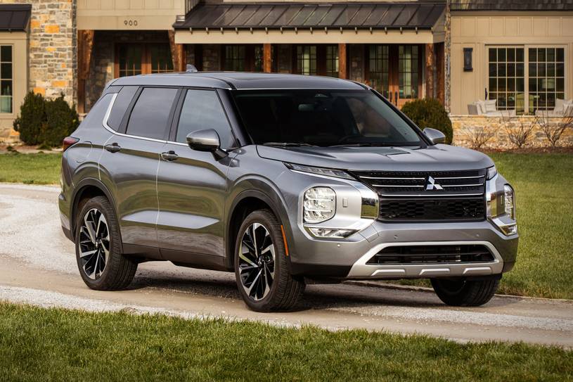 Mitsubishi Outlander SE 4dr SUV Exterior Shown