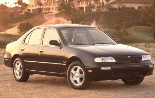 1994 Nissan Altima 4 Dr GLE Sedan
