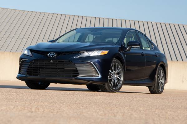 2021 camry top xle hybrid