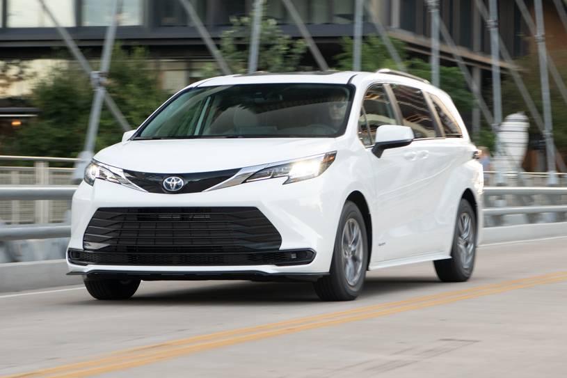 2021 Toyota Sienna LE 8-Passenger Passenger Minivan Exterior