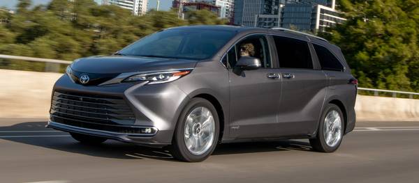 2023 Toyota Sienna LE 8-Passenger Hybrid