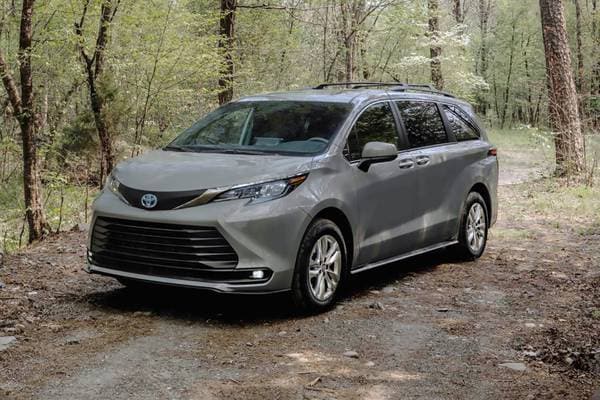 2024 Toyota Sienna XLE Woodland Edition Hybrid