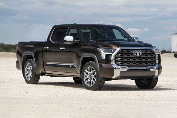 Rocker Panel Kit | TOYOTA TUNDRA CREWMAX 1794 EDITION 2015 Rocker Panel Kit | TOYOTA TUNDRA CREWMAX 1794 EDITION 2015
