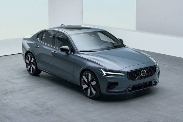 2024 Volvo S60 Recharge T8 Ultimate