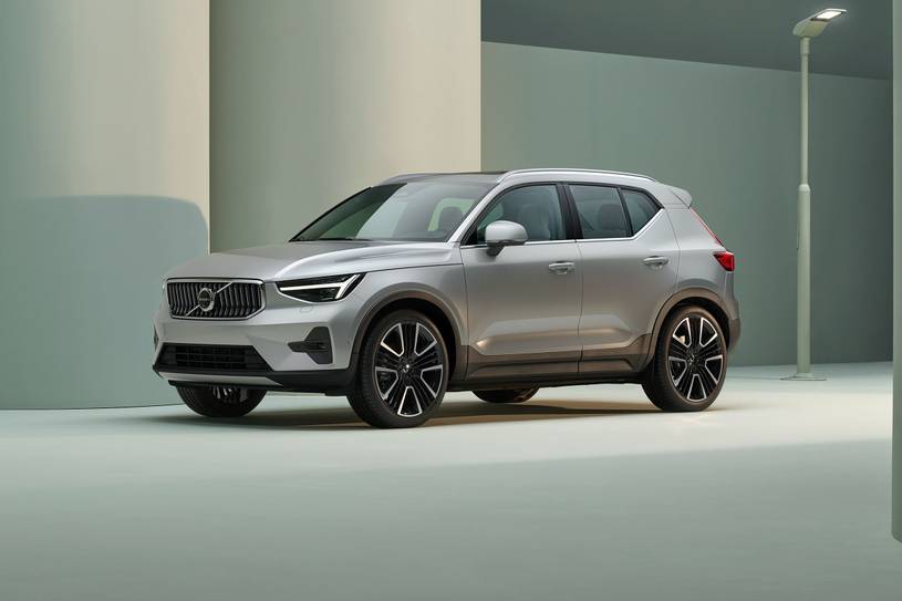2023 Volvo XC40 B4 Ultimate Bright 4dr SUV Exterior Shown